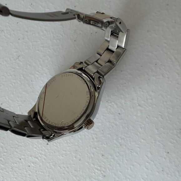 Fossil Rye Women’s Gold Silver Two Tone Multifunctional Watch - Picture 6 of 9